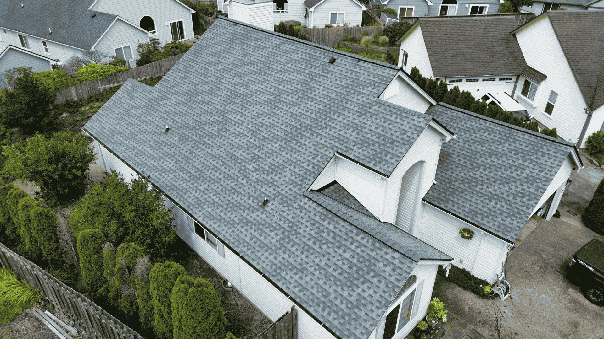 Expert roofing consultation for a durable and aesthetically pleasing roof in Roseburg OR
