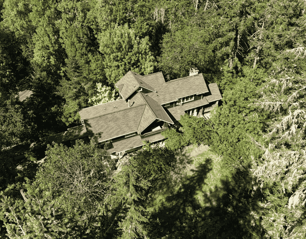 Pressure Point Roofing Eugene, LLC. team performing a high-quality roofing installation in Roseburg OR